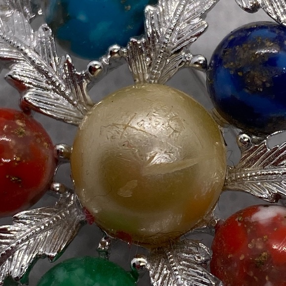 Sarah Coventry Fantasy Pearl Brooch - Picture 4 of 4